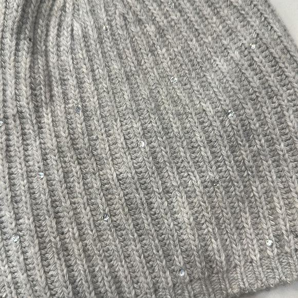 Carolyn Rowan Cashmere Blend Ribbed Beanie W.
Scattered Crystals & Faux Fur Hat - Picture 4 of 8